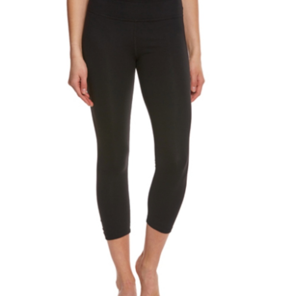 Beyond Yoga Back Gathered Capri Leggings